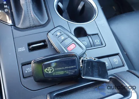 2021 Toyota Highlander Xle из США, поврежденный, VIN 5TDHZRBH2MS557155